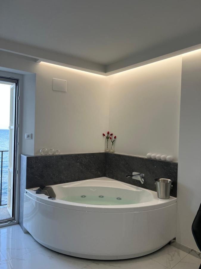 U Scrusciu D'U Mari Luxury Suite Cefalu Bagian luar foto