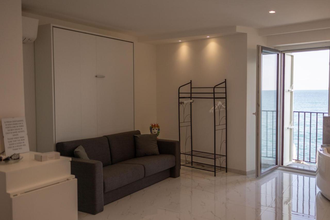 U Scrusciu D'U Mari Luxury Suite Cefalu Bagian luar foto